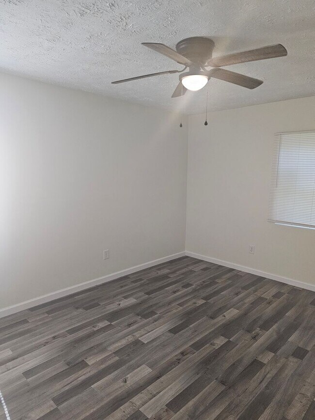 Building Photo - Totally remodeled 2BR