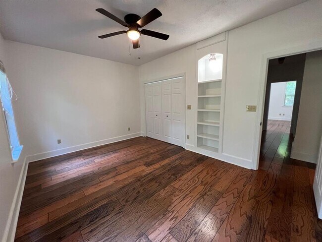 Building Photo - NE Acreage Home in Top School District