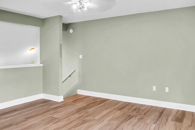 Building Photo - Cute 2 Bedroom 2 Bathroom Townhome For Rent!