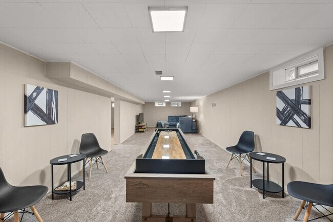 Building Photo - 6536 Lawnwood Ave