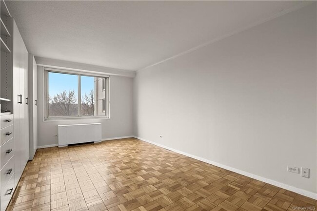 Building Photo - 3333 Henry Hudson Pkwy
