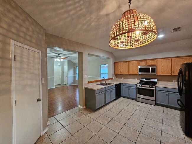 Building Photo - 13111 Cherryglade Ct