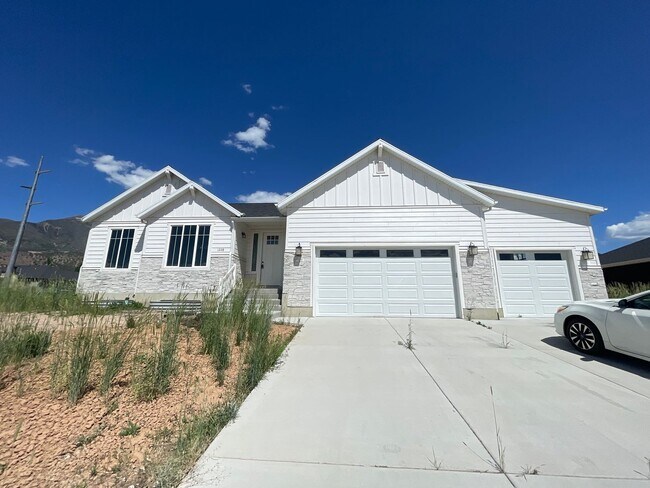 Building Photo - 3 bed 2 bath House in Nephi