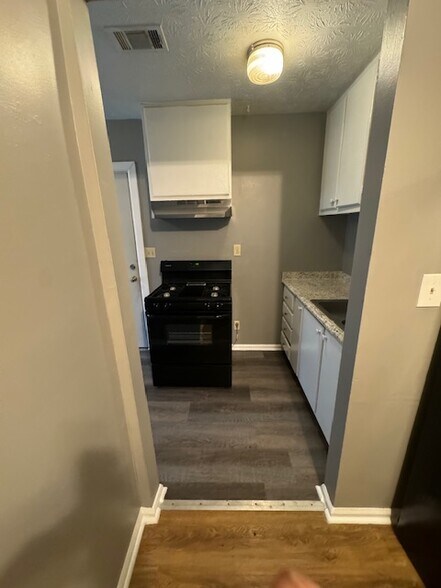 Building Photo - 1340 Rhodes St