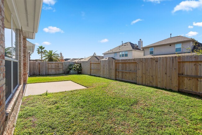 Building Photo - 5026 Gulf Stream Ln