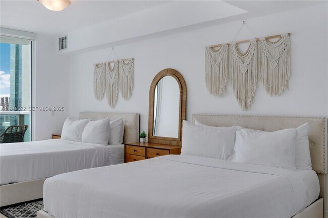 Building Photo - 41 SE 5th St