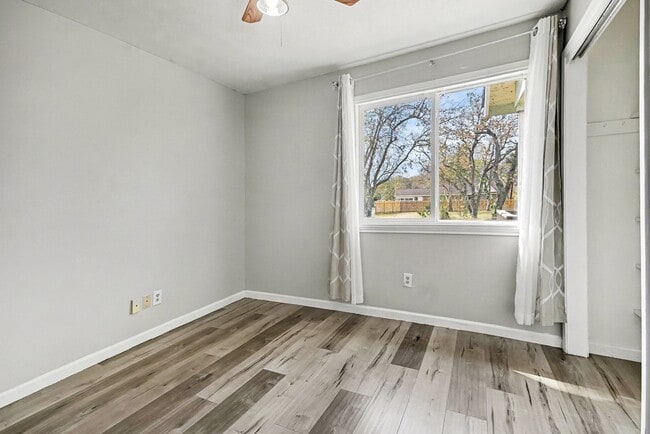 Building Photo - 1627 Texas Ave