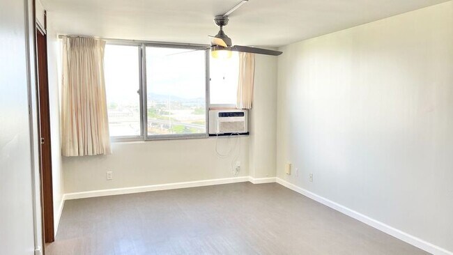 Building Photo - 1060 Kamehameha Hwy