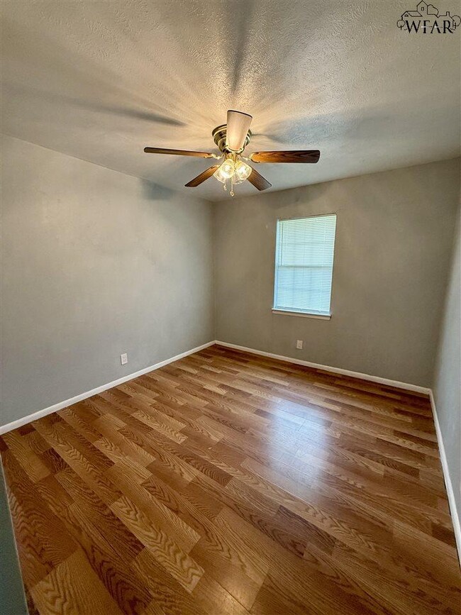 Building Photo - 1609 Las Vegas Trail