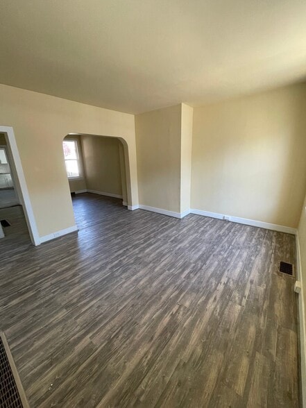 Building Photo - 289 Union St