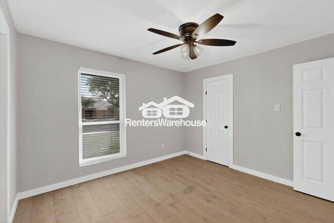 Building Photo - Renovated home in Plano Ready to Be Your Home