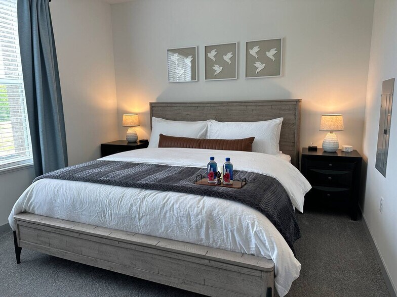 Building Photo - 5102 Aldersgate Dr