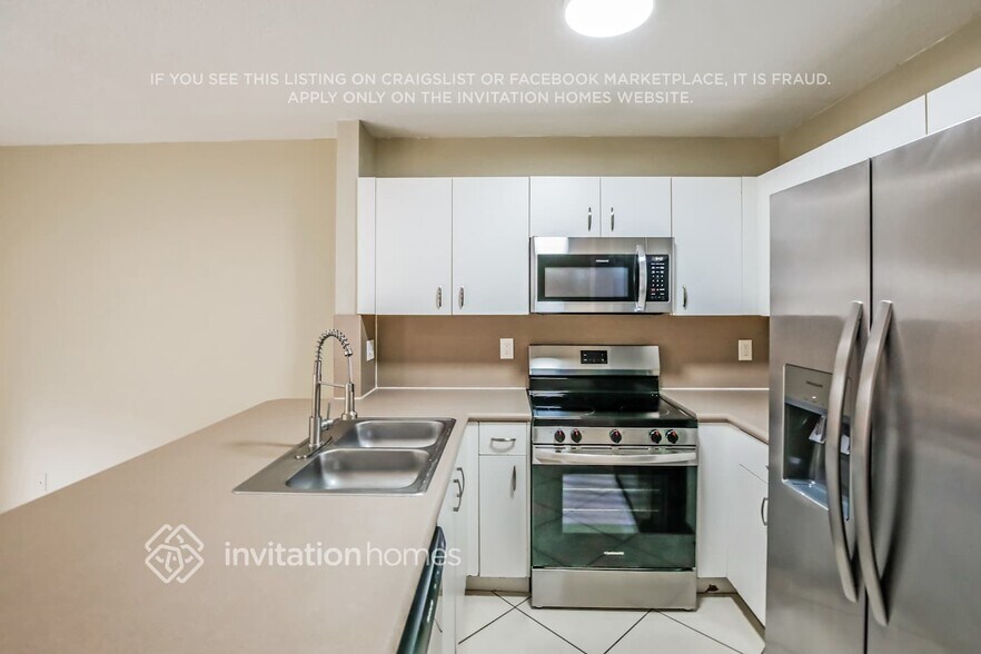 Building Photo - 964 Summit Lake Dr