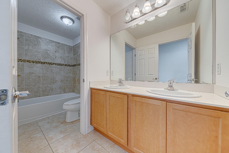 Building Photo - 2251 Waukegan Dr