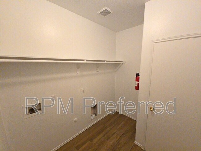 Building Photo - 8111 Sanford St