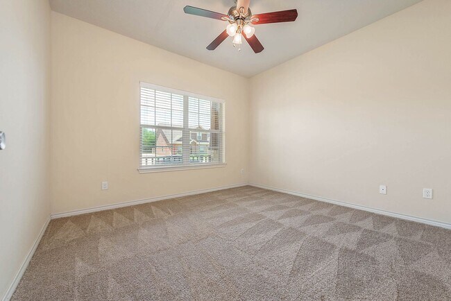 Building Photo - Available August 2026! 4 Bed, 3 Bath in Horse Haven Estates!!