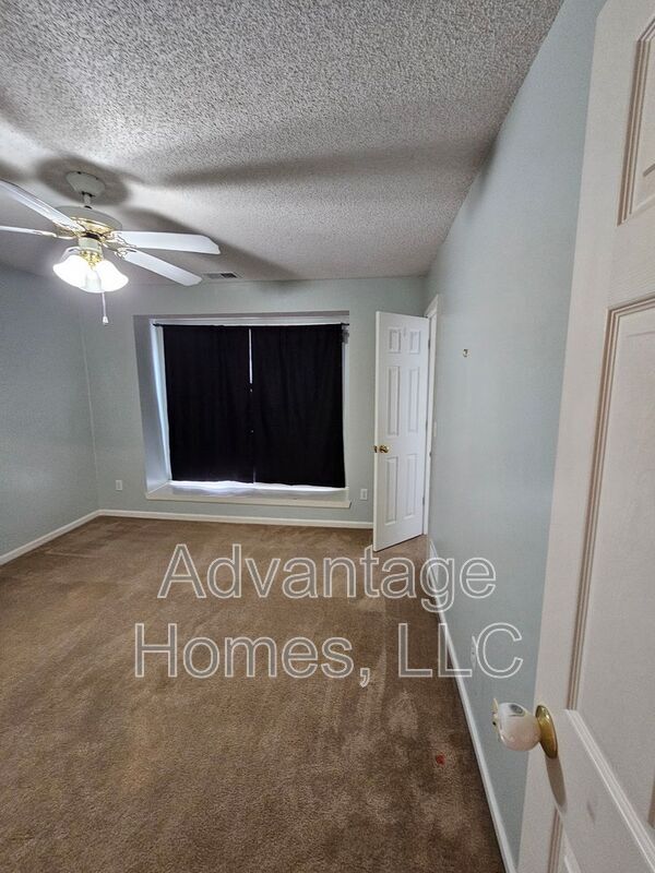 Building Photo - 14117 Parkhill Ln