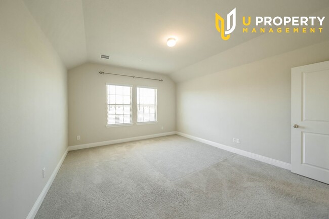 Building Photo - 4 bed and 3.5 bath Townhome in Plano!