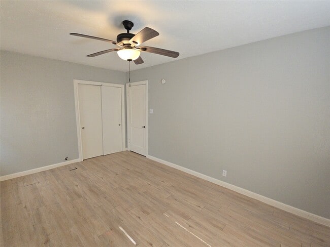 Building Photo - 2705 S Crockett St