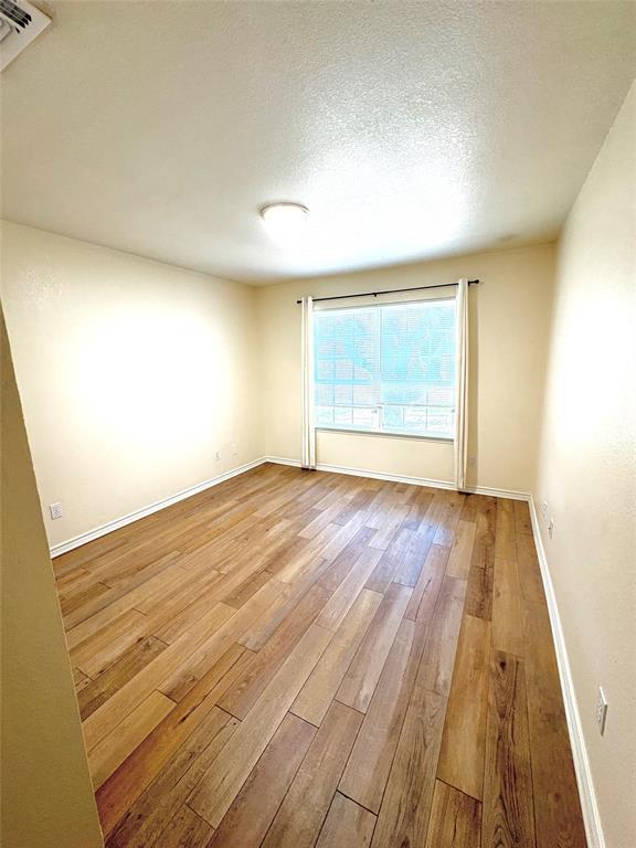 Building Photo - 211 Fox Crossing