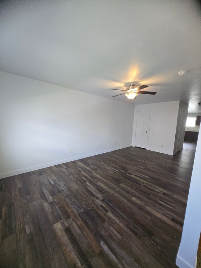 Building Photo - 3 Bed 2 Bath Townhouse for Rent!