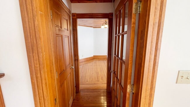 Building Photo - 18 Holman Ave