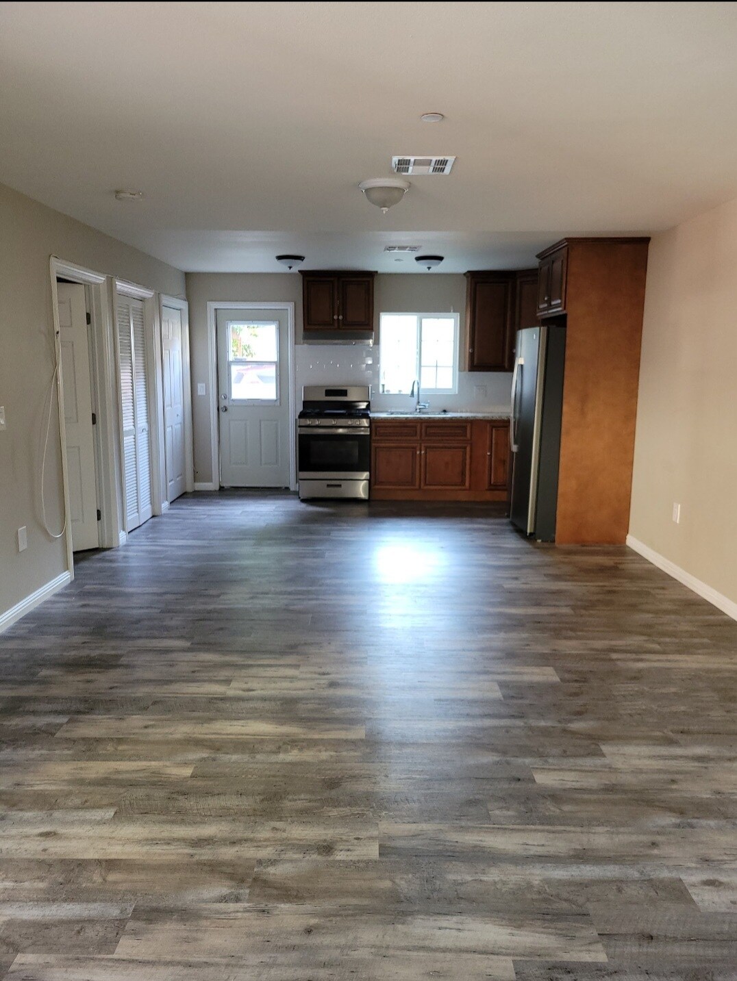 Building Photo - 2220 Norwalk Ave