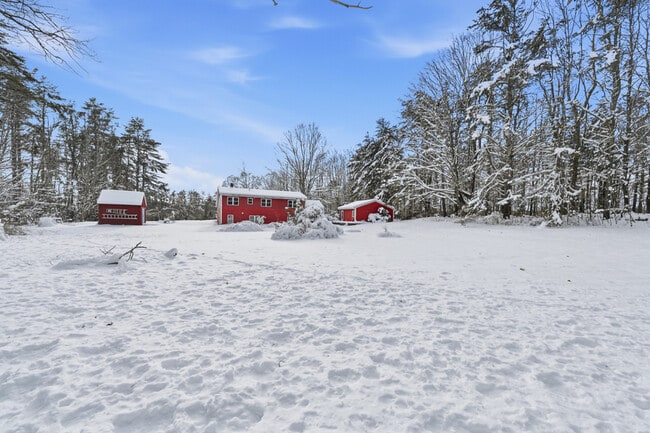 Building Photo - 11 Caribou Dr