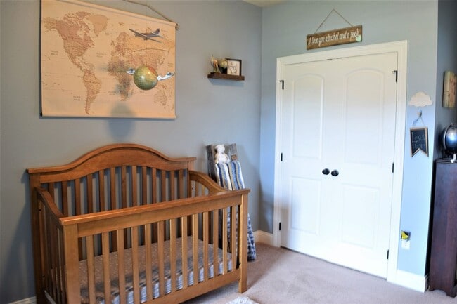 Building Photo - 324 Camelback Dr