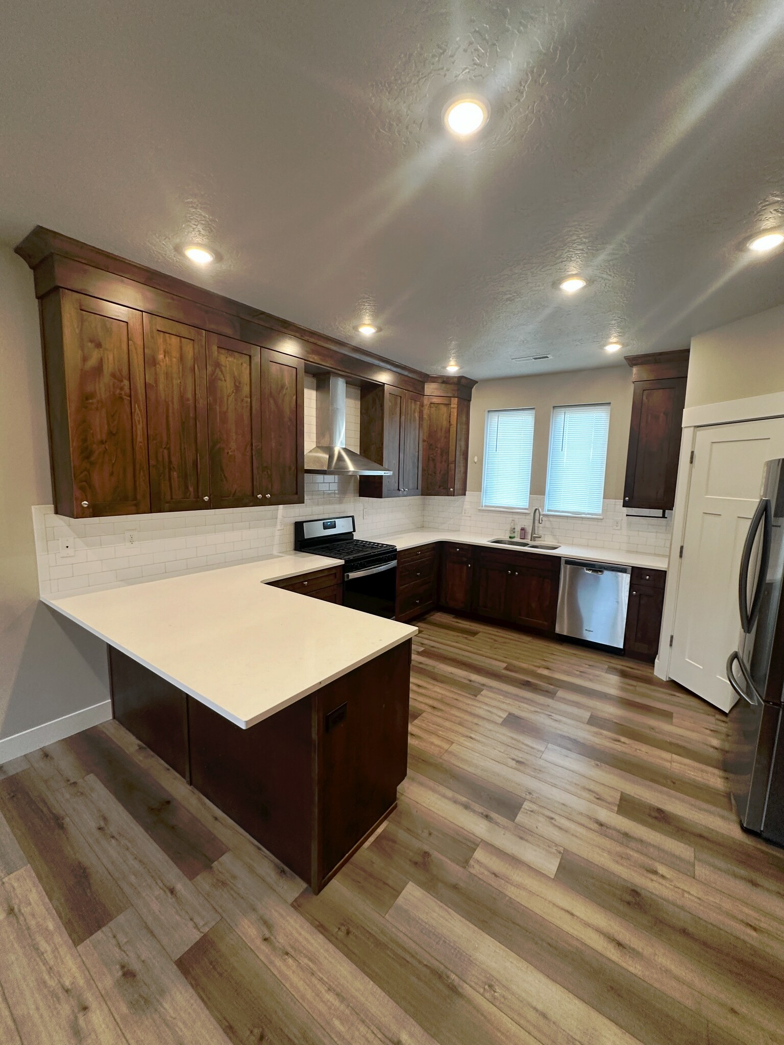kitchen - 1088 S High Ridge Rd