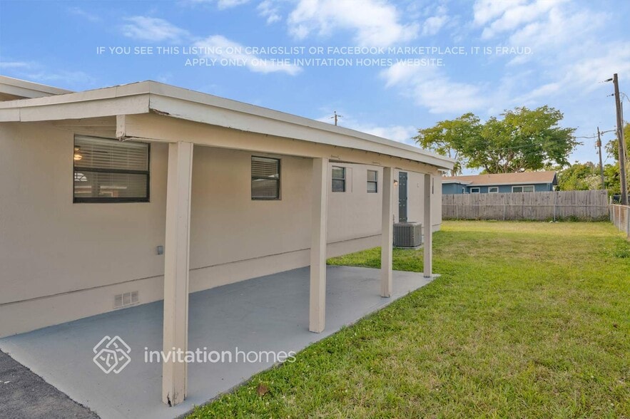 Building Photo - 2751 NW 23rd St