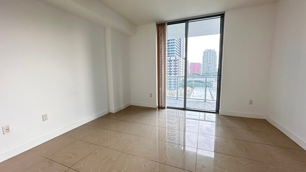 Building Photo - 79 SW 12th St