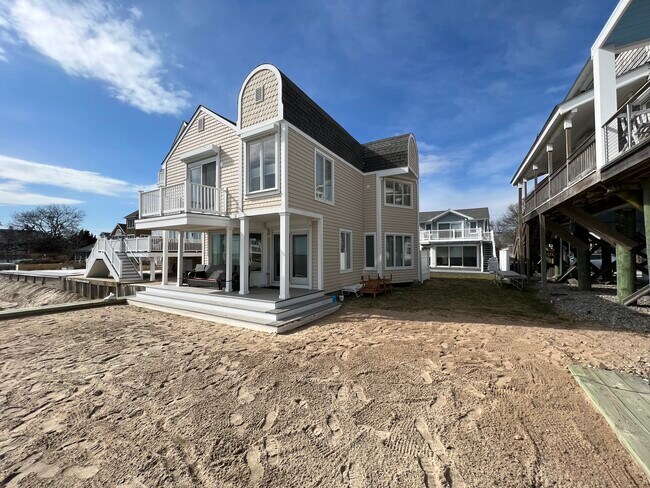 Building Photo - 153 Shore Rd