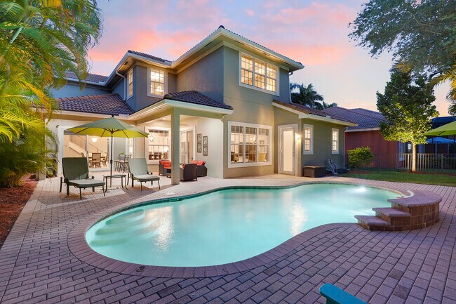 Building Photo - 127 Via Castilla