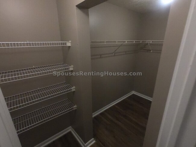 Building Photo - 1026 W 31st St