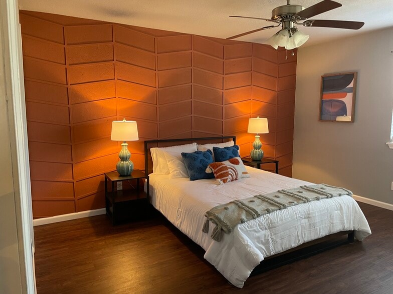 Master - 2300 Oakwood Ave