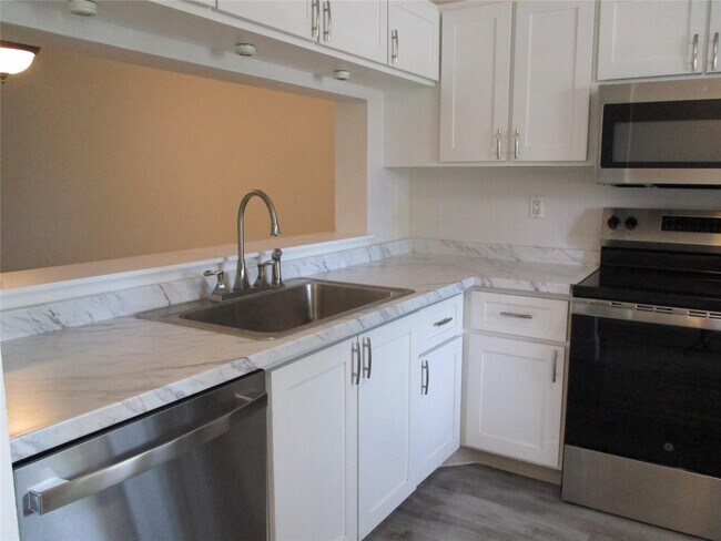 Building Photo - 22040 Palms Way