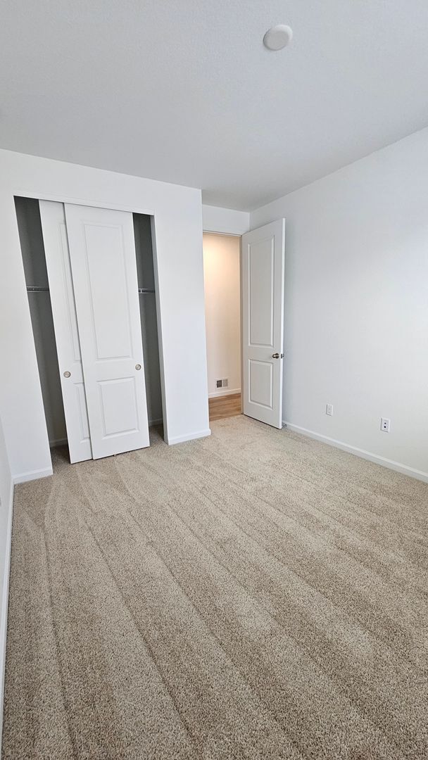 Building Photo - Brand New Aurora Highlands Ranch