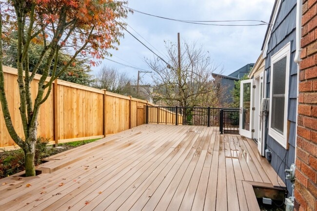 Building Photo - 4Bd/2.5Ba Seattle House