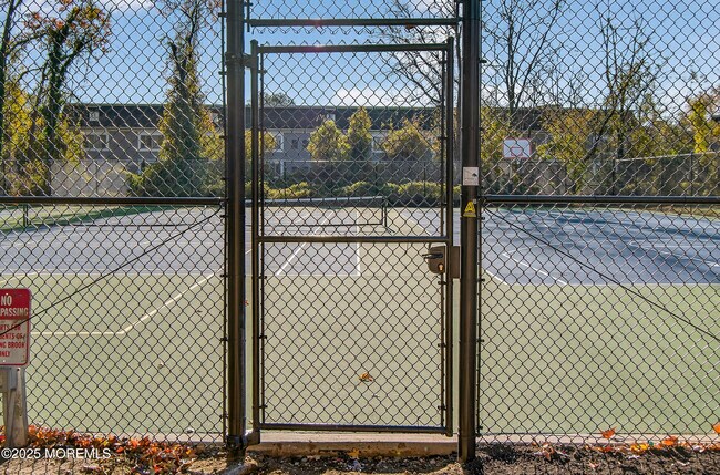 Building Photo - 14 Carol Ct