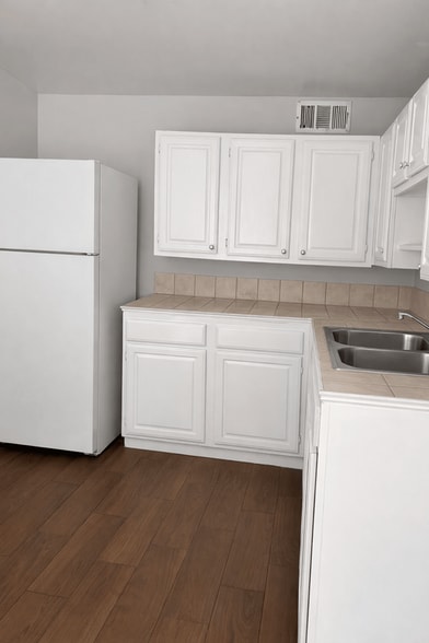 Building Photo - 1901 40th St