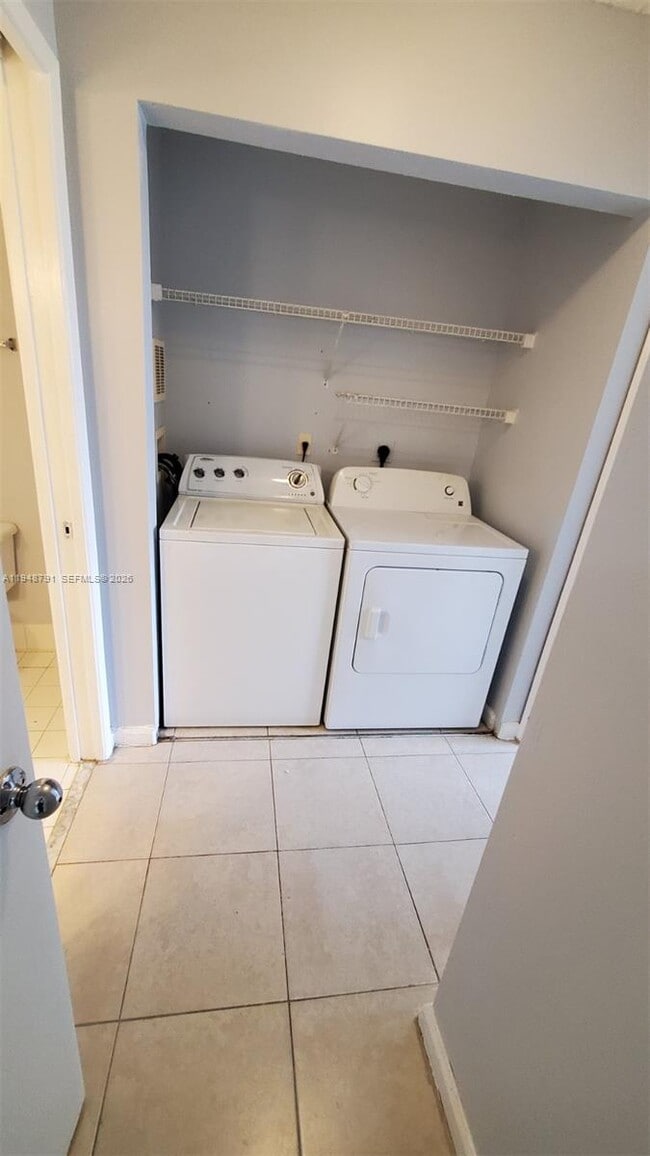 Building Photo - 7888 Sonoma Springs Cir