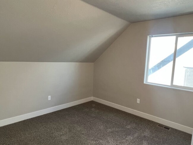 Building Photo - 1511 W Pyrite Ln