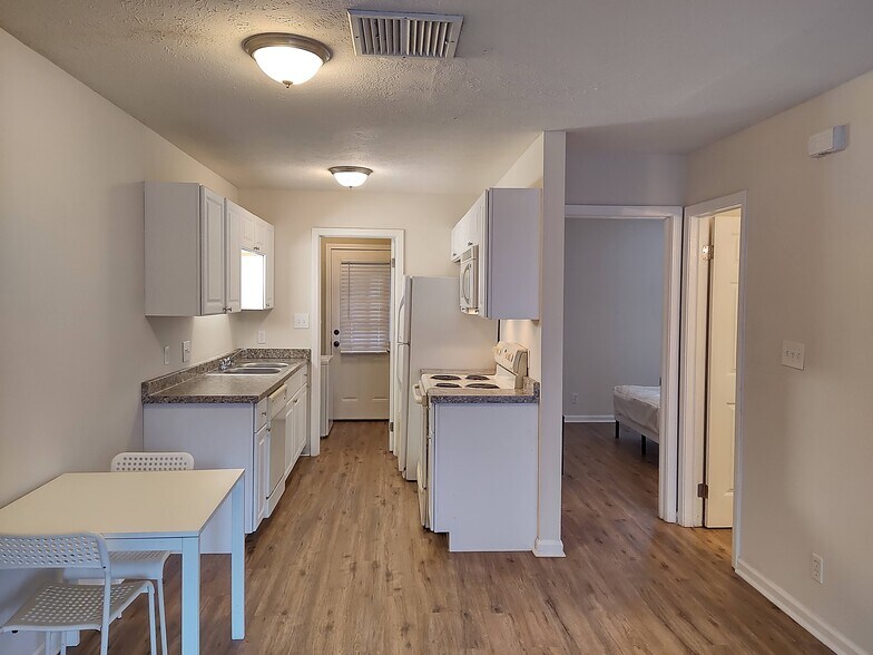 Building Photo - 110 Horizon River Dr