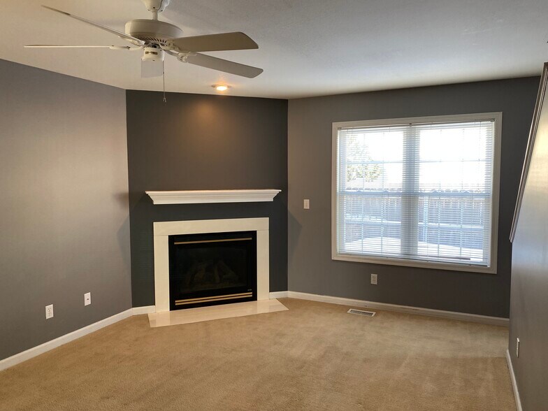 Building Photo - 3910 Balmoral Dr