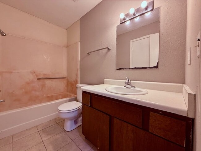 Building Photo - ***1247 W. Sunset***