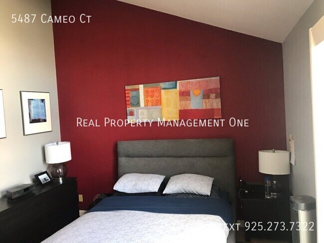 Building Photo - 5487 Cameo Ct