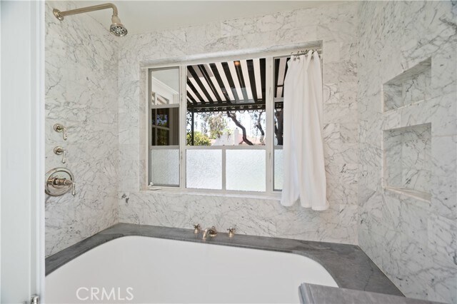 Building Photo - 10357 Bannockburn Dr