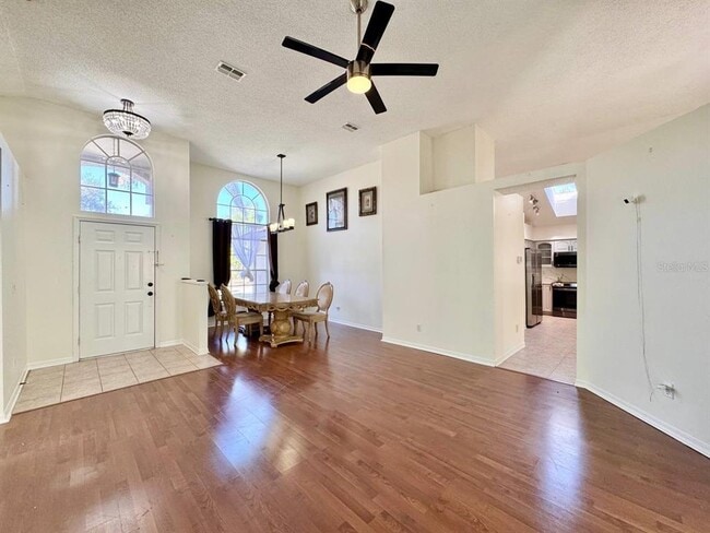 Building Photo - 10028 Oasis Palm Dr