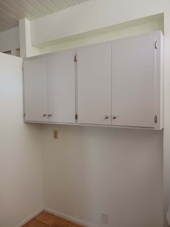 Building Photo - Duplex for RENT!